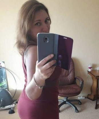 У меня есть все инструменты для того, чтобы удовлетворить твои сокровенные желания.
Я предлагаю широкий спектр услуг, от расслабляющего массажа до страстного эротического шоу. Я знаю, как тебя возбудить и довести до оргазма.
Мои клиенты говорят, что я истинная профессионалка, умеющая подарить настоящее наслаждение. Мои фото говорят сами за себя - я соблазнительно красива и сексапильна.
Не упусти возможность провести незабываемое время со мной. Живу в Москве, так что у нас всегда есть возможность встретиться и насладиться друг другом. 💋💋💋 Ксенька